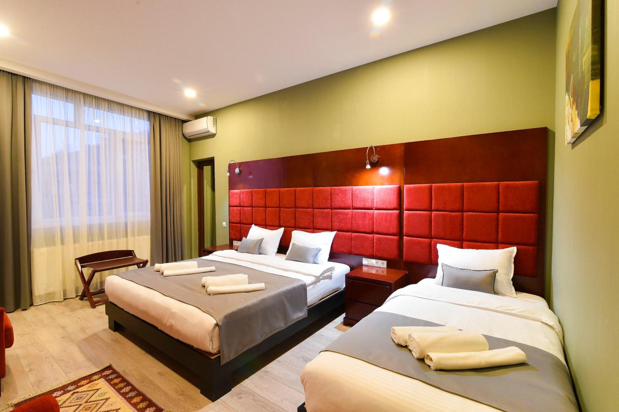 Kraveli Hotel Tbilisi ภายนอก รูปภาพ