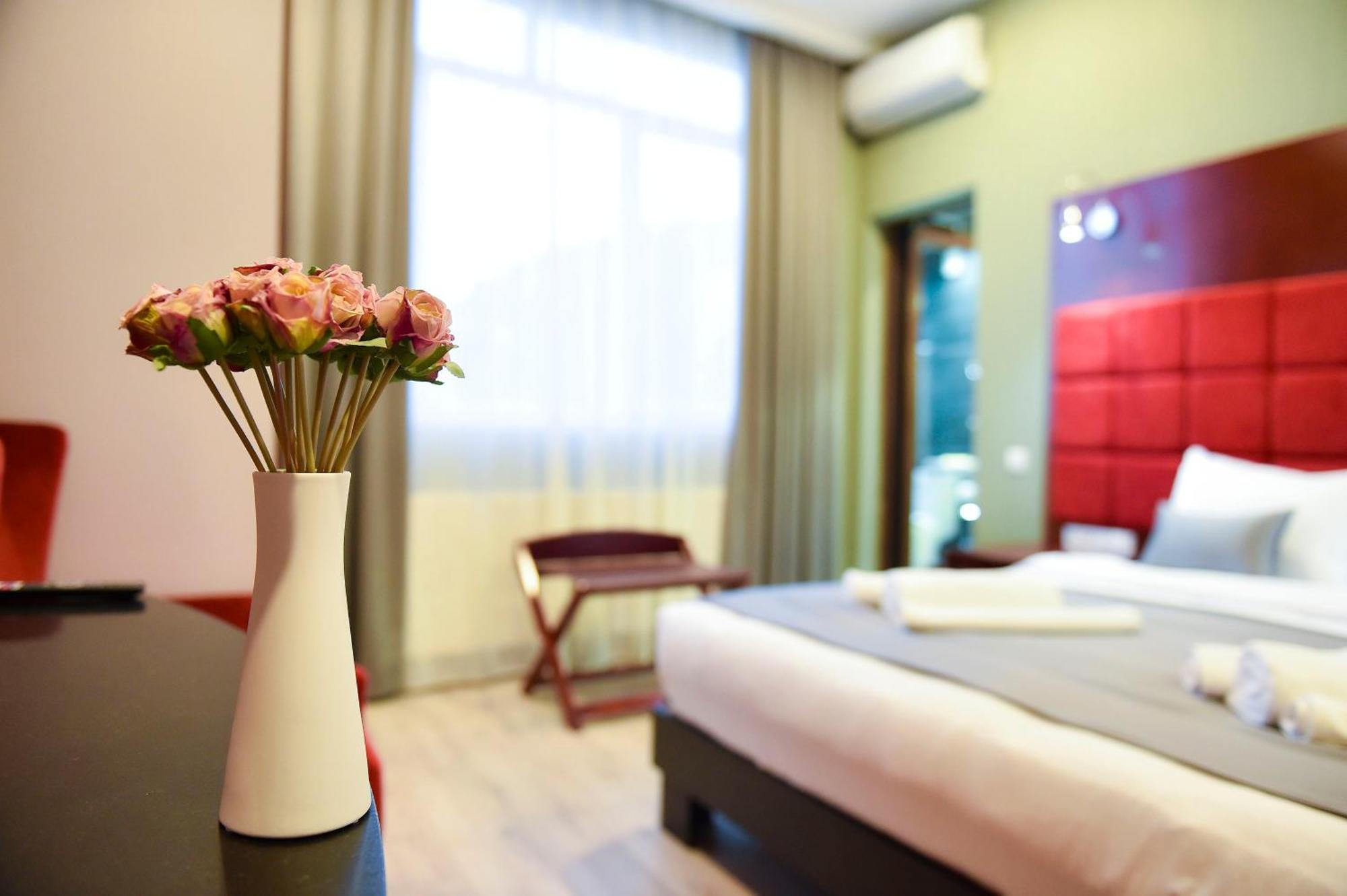 Kraveli Hotel Tbilisi ภายนอก รูปภาพ