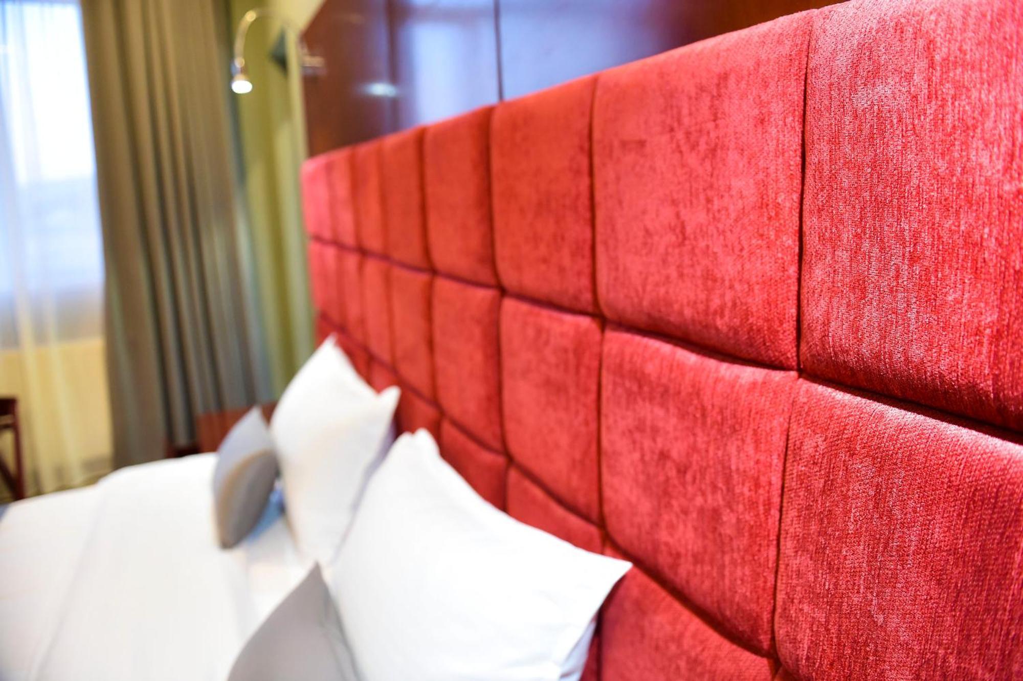 Kraveli Hotel Tbilisi ภายนอก รูปภาพ