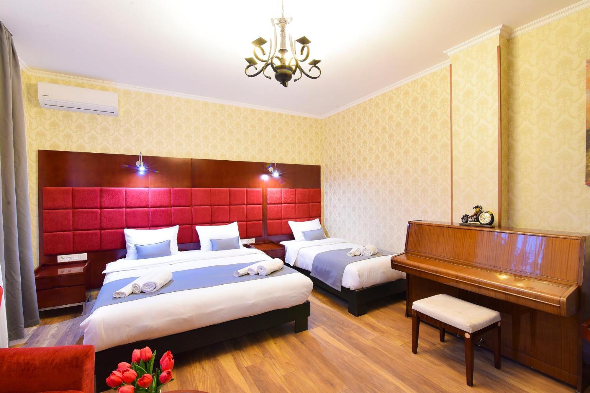 Kraveli Hotel Tbilisi ภายนอก รูปภาพ