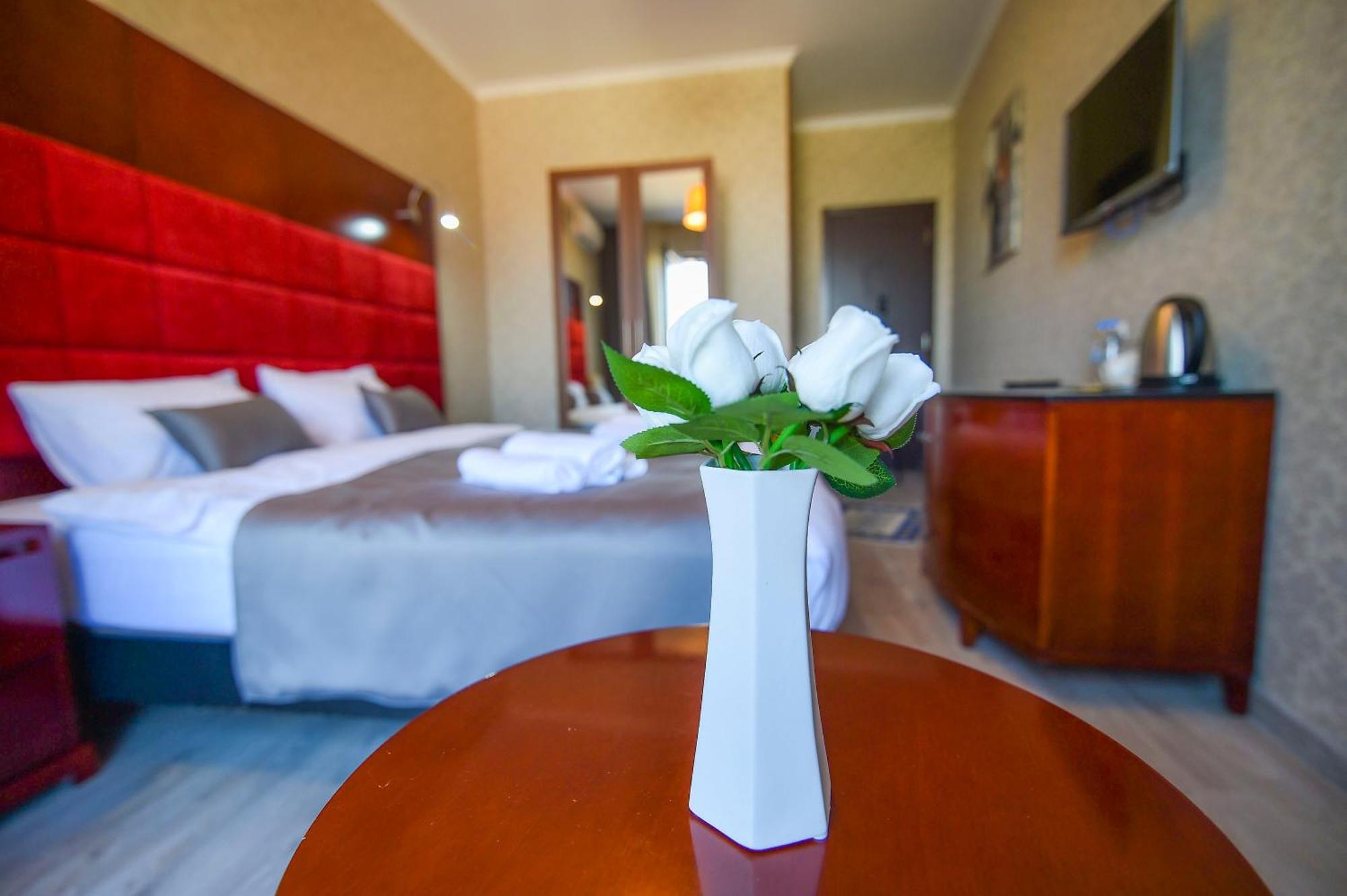 Kraveli Hotel Tbilisi ภายนอก รูปภาพ