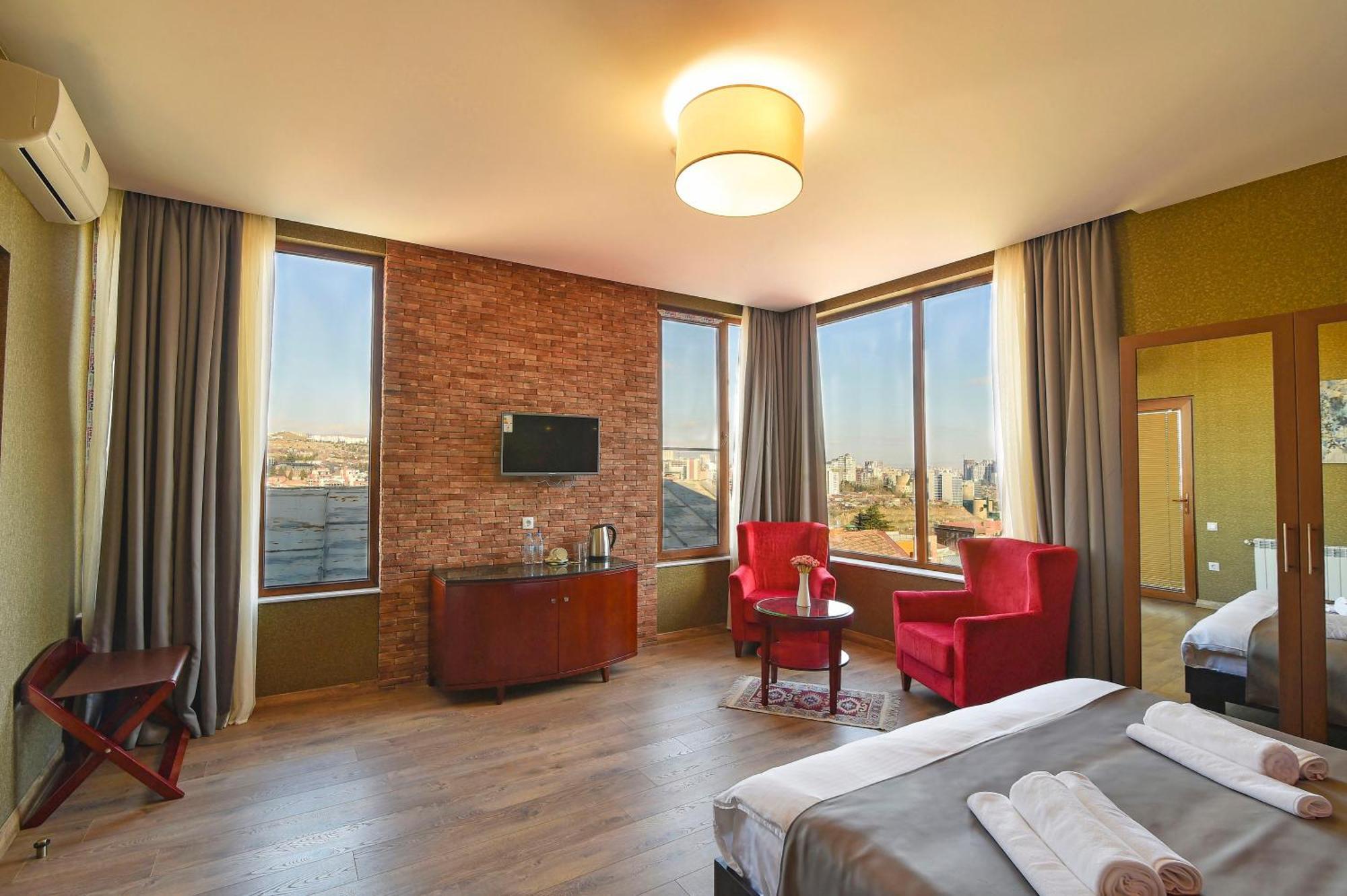 Kraveli Hotel Tbilisi ภายนอก รูปภาพ