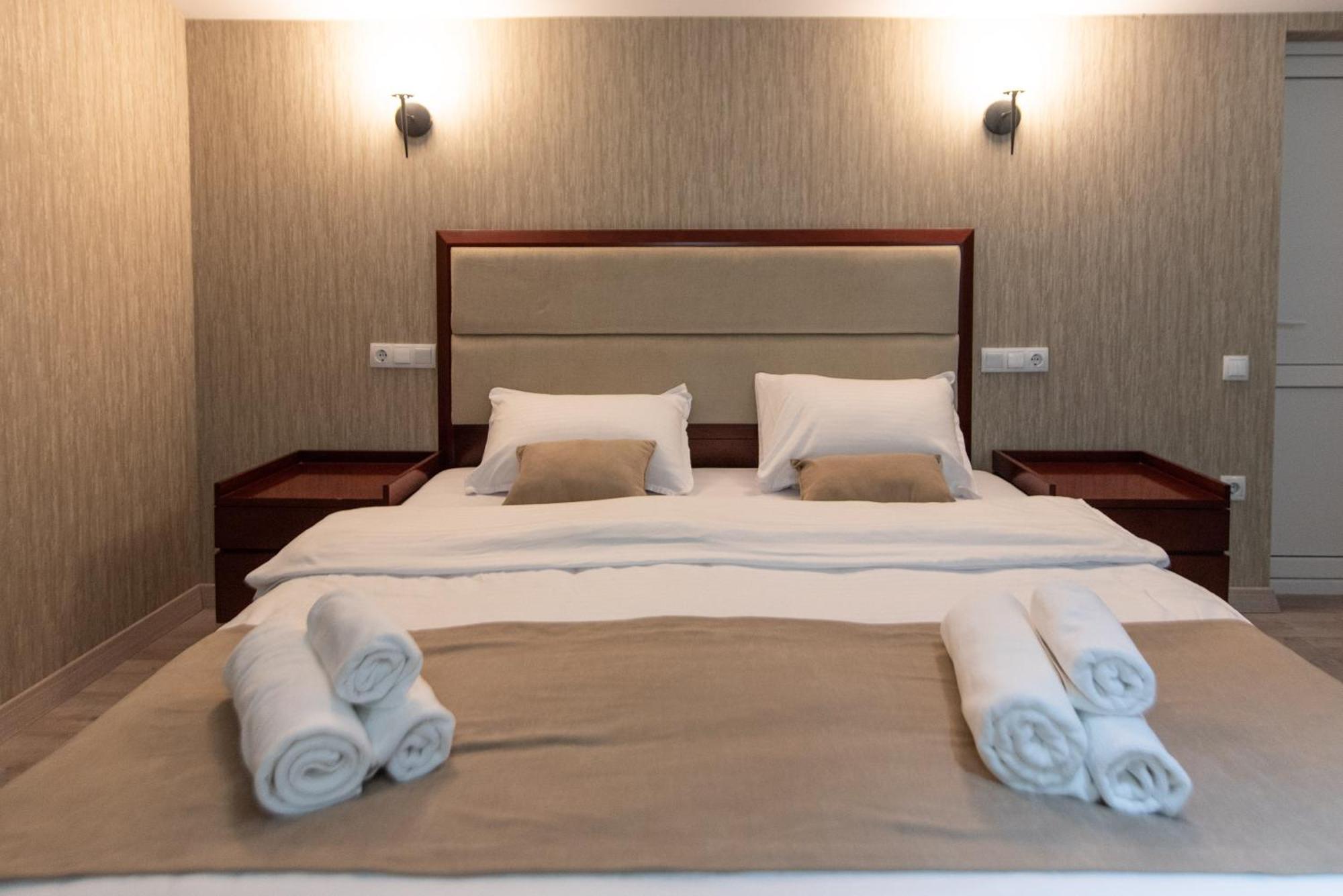 Kraveli Hotel Tbilisi ภายนอก รูปภาพ