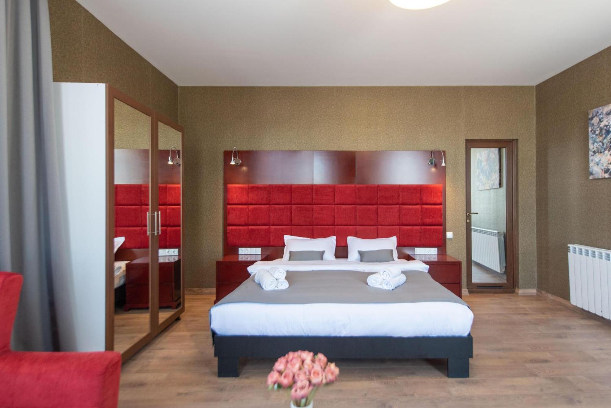 Kraveli Hotel Tbilisi ภายนอก รูปภาพ