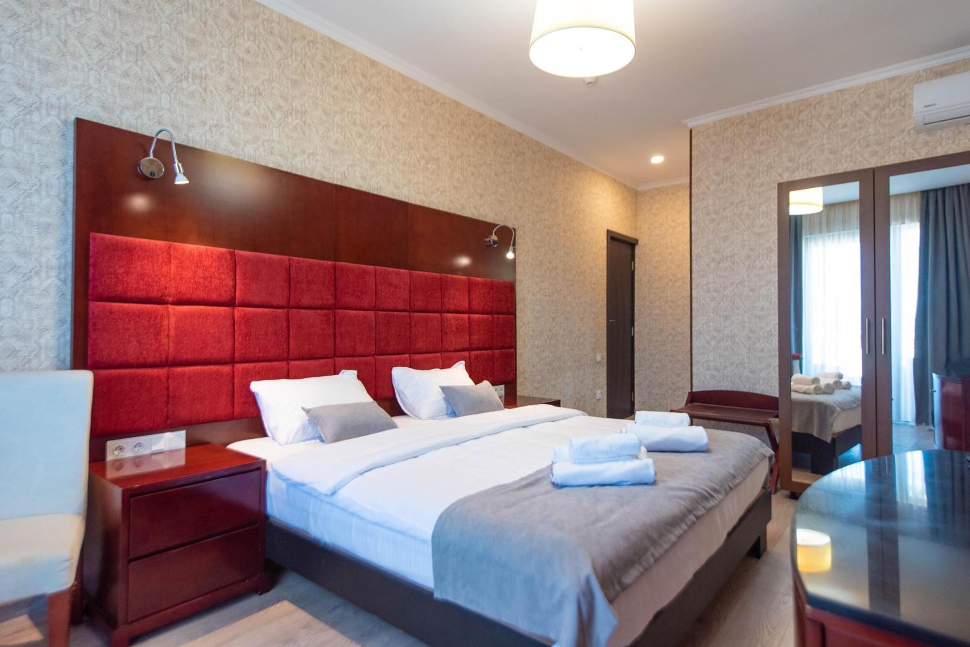 Kraveli Hotel Tbilisi ภายนอก รูปภาพ