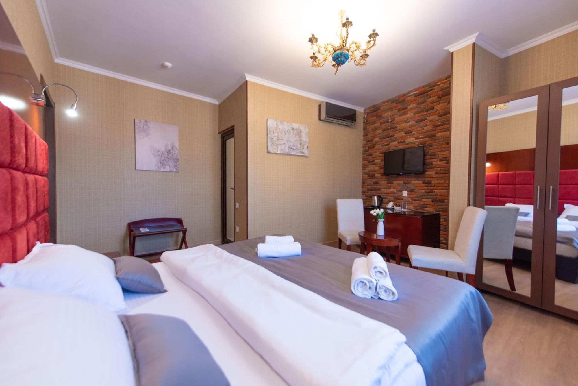 Kraveli Hotel Tbilisi ภายนอก รูปภาพ