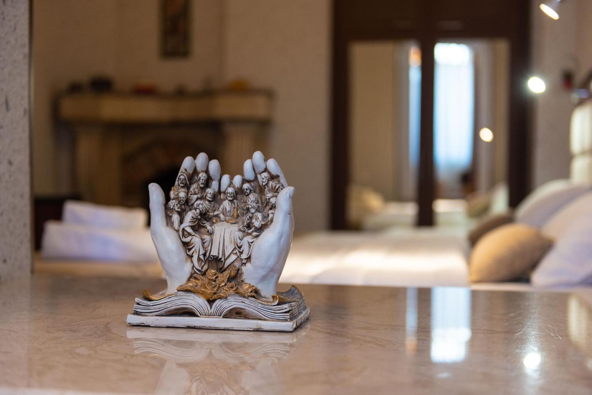 Kraveli Hotel Tbilisi ภายนอก รูปภาพ