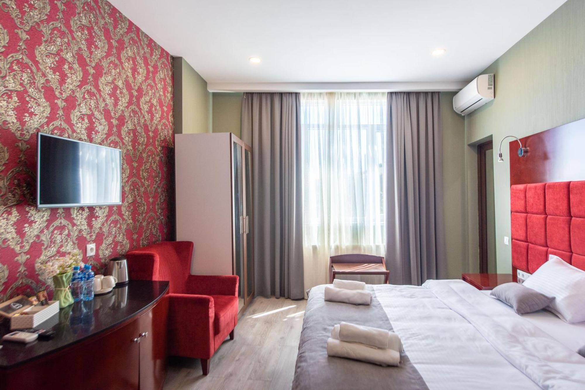 Kraveli Hotel Tbilisi ภายนอก รูปภาพ