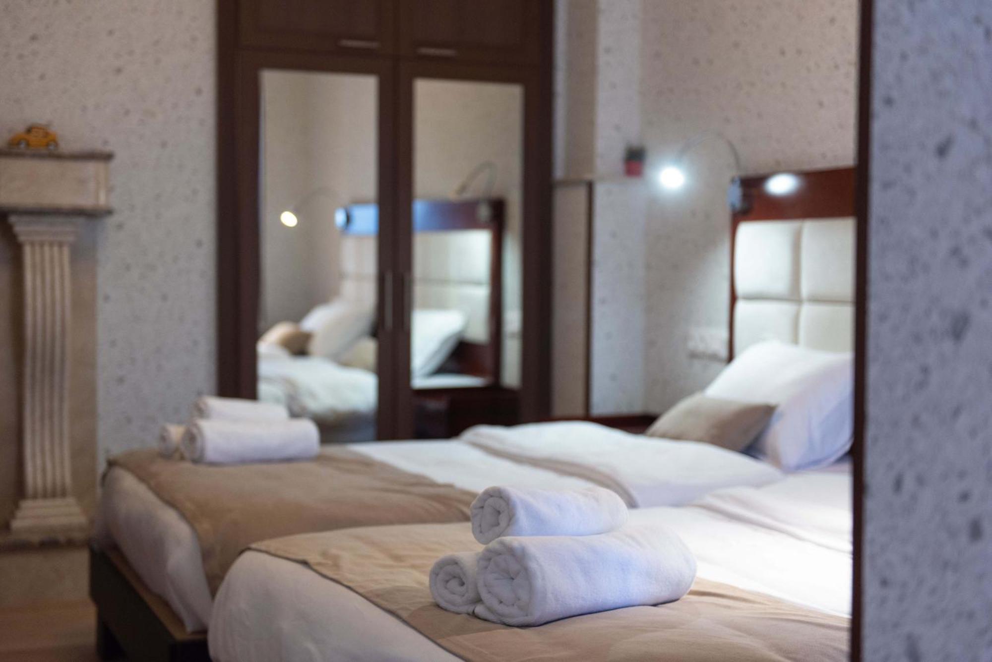 Kraveli Hotel Tbilisi ภายนอก รูปภาพ