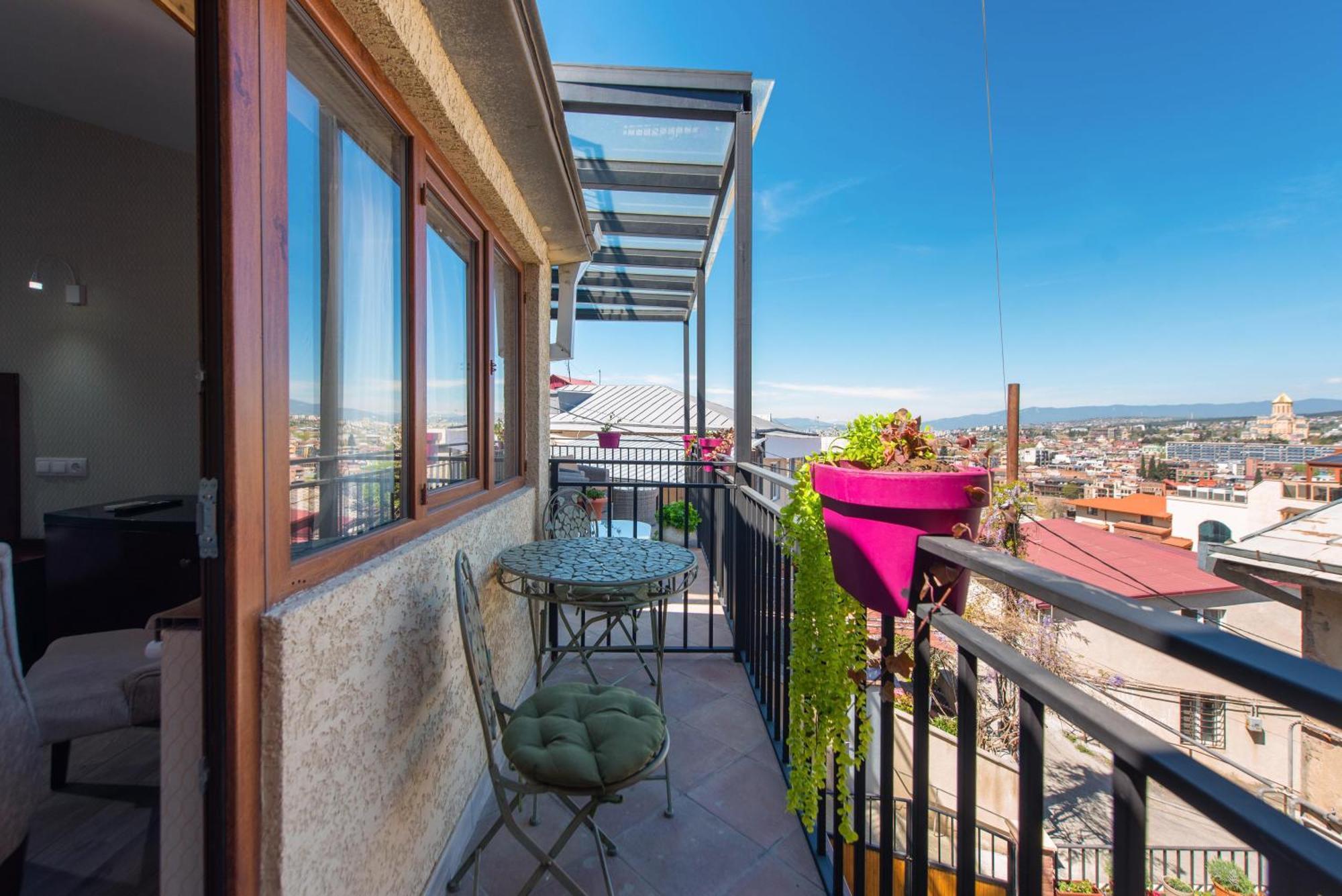 Kraveli Hotel Tbilisi ภายนอก รูปภาพ