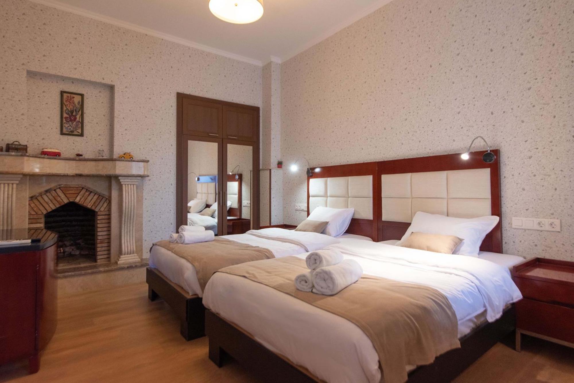 Kraveli Hotel Tbilisi ภายนอก รูปภาพ