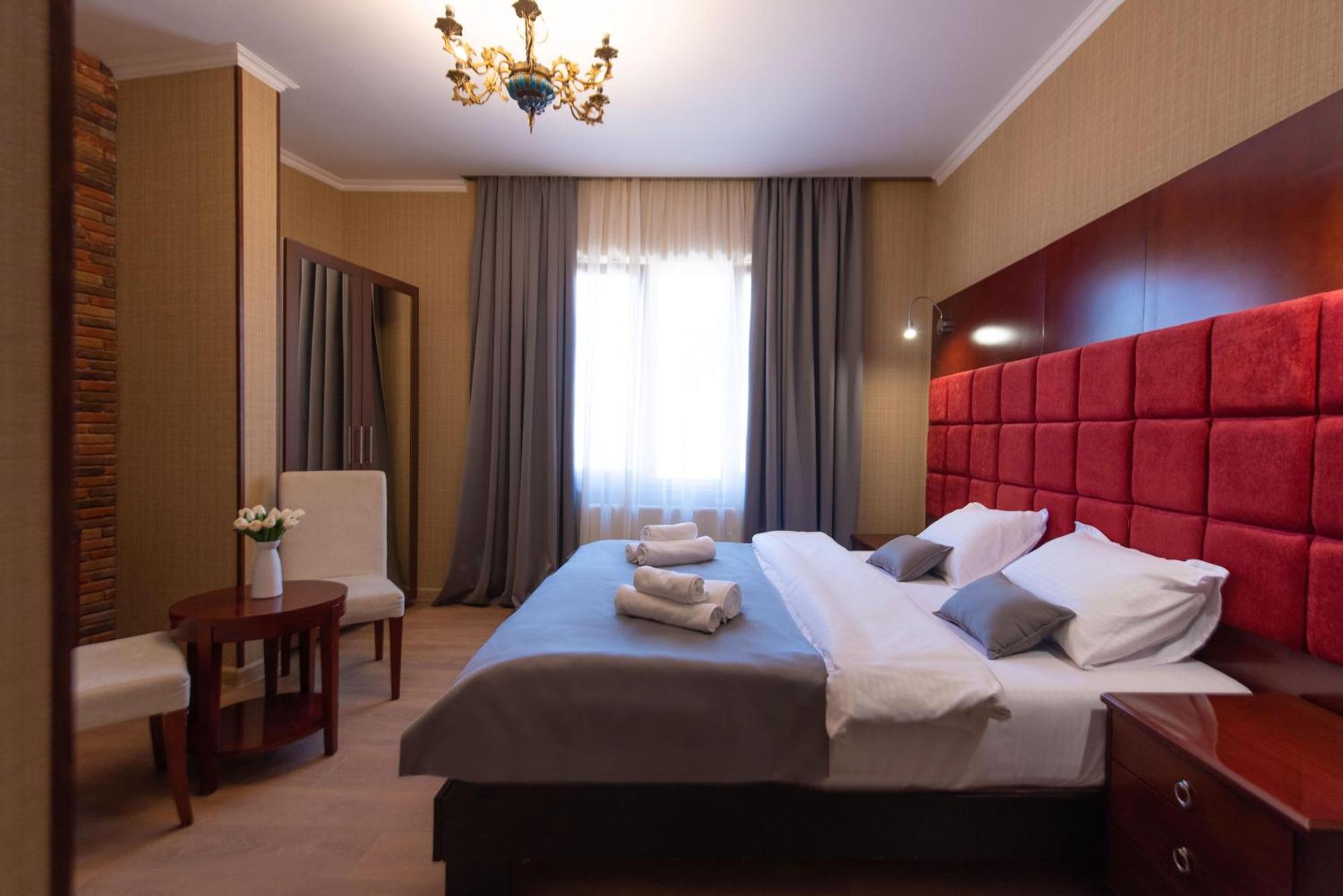 Kraveli Hotel Tbilisi ภายนอก รูปภาพ