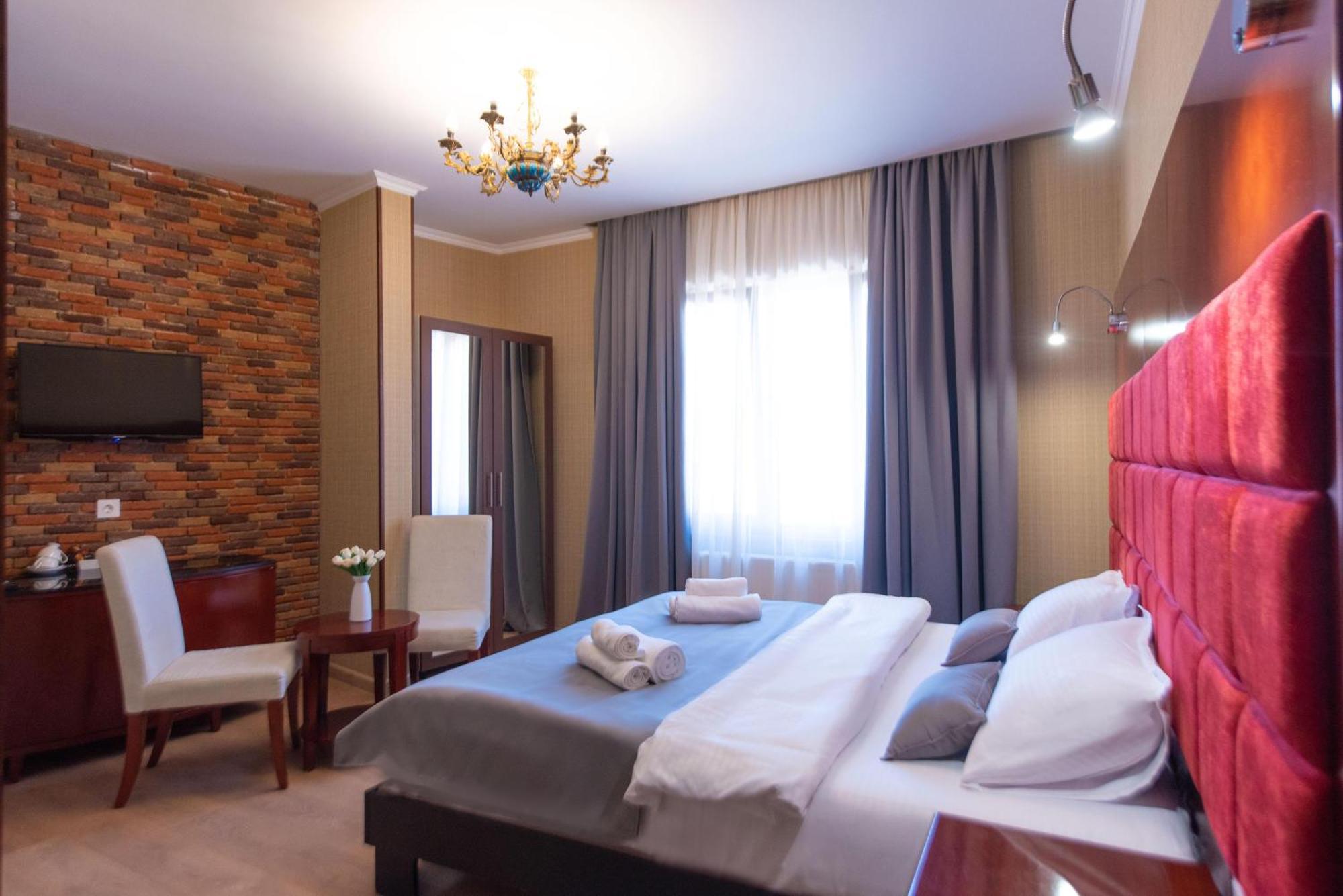 Kraveli Hotel Tbilisi ภายนอก รูปภาพ